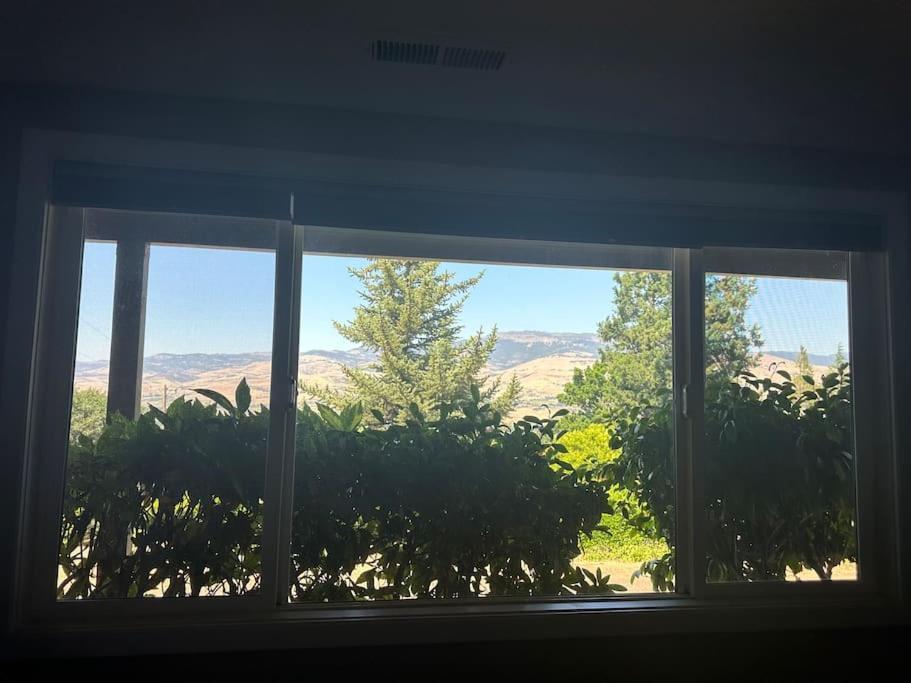 Panoramic Views Apartment Ashland Bagian luar foto