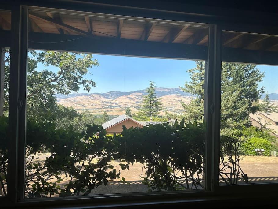 Panoramic Views Apartment Ashland Bagian luar foto